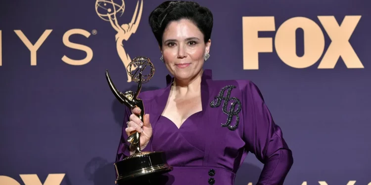 Alex Borstein holding her Emmy Award Alex Borstein holding her Emmy Award