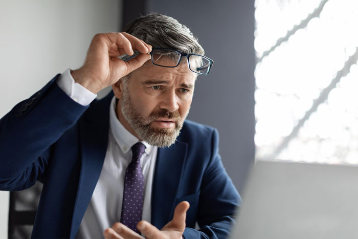 Employee Suspects Boss Is Screenshotting Their Laptop After Noticing Suspicious Blinks, Has Fun With It