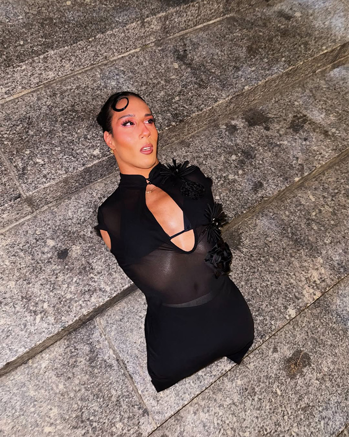 Trans Influencer Born Without Limbs Slammed Nikki Glaser Over An Inappropriate Joke, Exposing Her Private DMs Trans Influencer Born Without Limbs Slammed Nikki Glaser Over An Inappropriate Joke, Exposing Her Private DMs