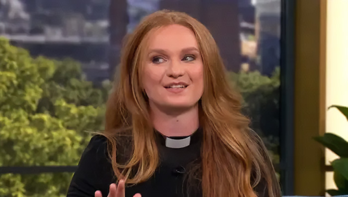 Church Of England Priest Shares What It&rsquo;s Like Being On Dating Apps As A Member Of The Clergy