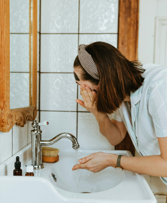 Dermatologist Warns Squeezing Black Spots On Your Nose Is A Serious Mistake Because They’re Not What You Think Dermatologist Warns Squeezing Black Spots On Your Nose Is A Serious Mistake Because They’re Not What You Think