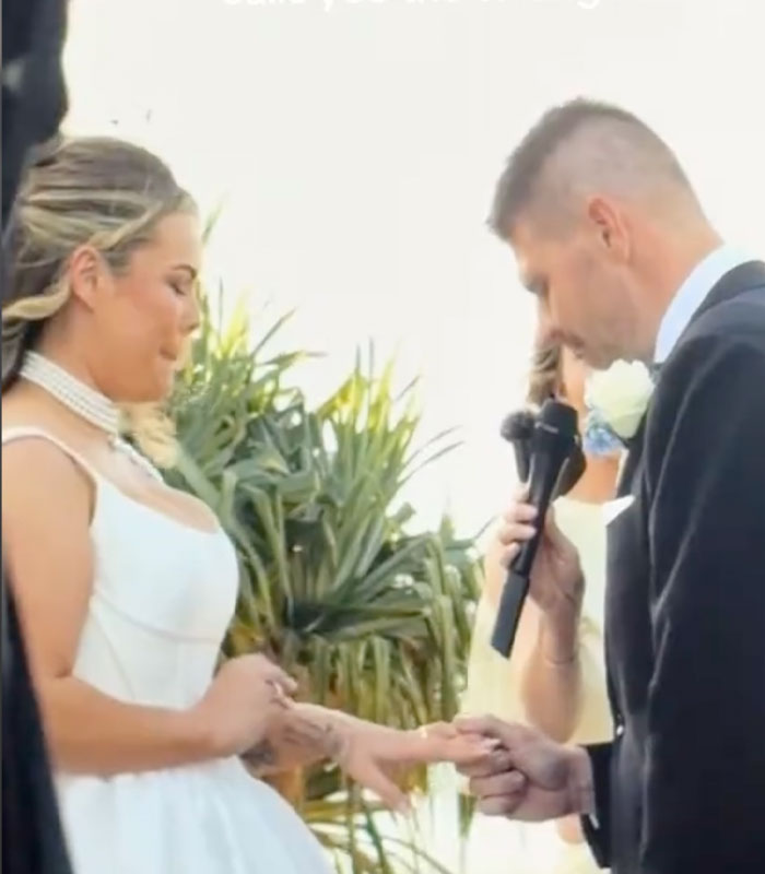 “I’d Have Cancelled The Wedding”: Groom Hit With Furious Backlash After Mortifying Ceremony Blunder