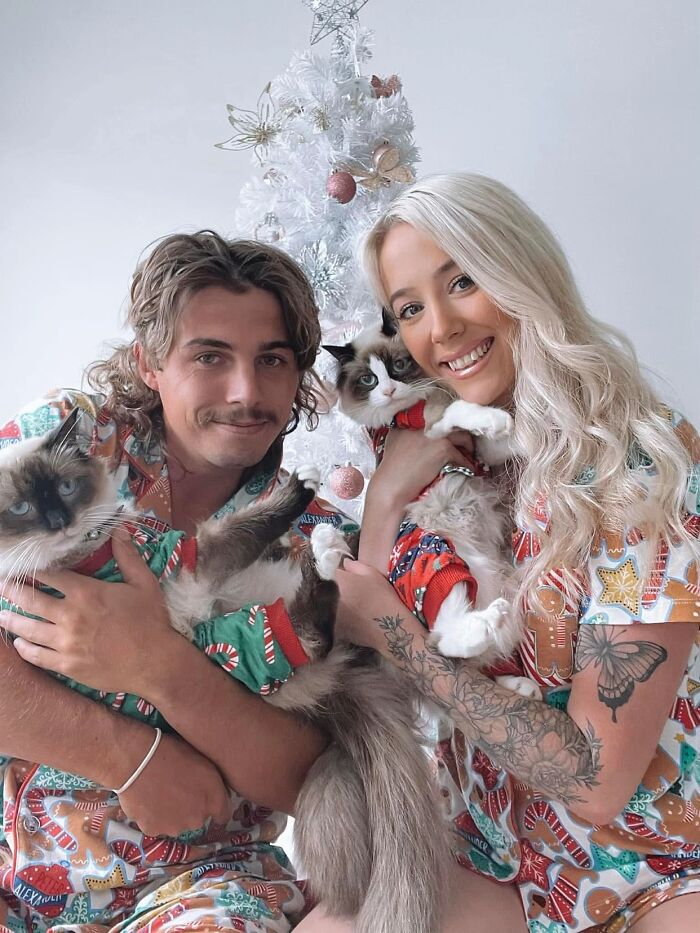 This Viral TikTok Trend Has People Sharing The Life Stories They’ve Lived Alongside Their Pets (100 Pics) This Viral TikTok Trend Has People Sharing The Life Stories They’ve Lived Alongside Their Pets (100 Pics)