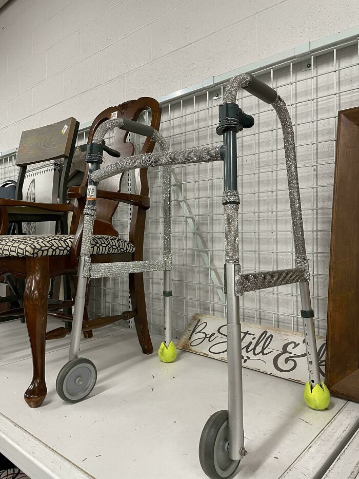 86 Thrift Store Finds That Made Digging Through Secondhand Shelves Totally Worth It 86 Thrift Store Finds That Made Digging Through Secondhand Shelves Totally Worth It