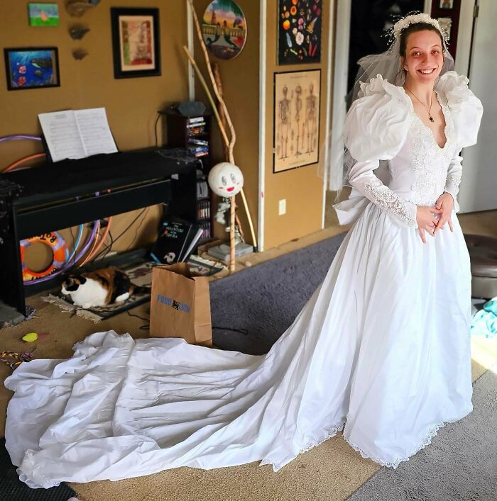 86 Thrift Store Finds That Made Digging Through Secondhand Shelves Totally Worth It 86 Thrift Store Finds That Made Digging Through Secondhand Shelves Totally Worth It