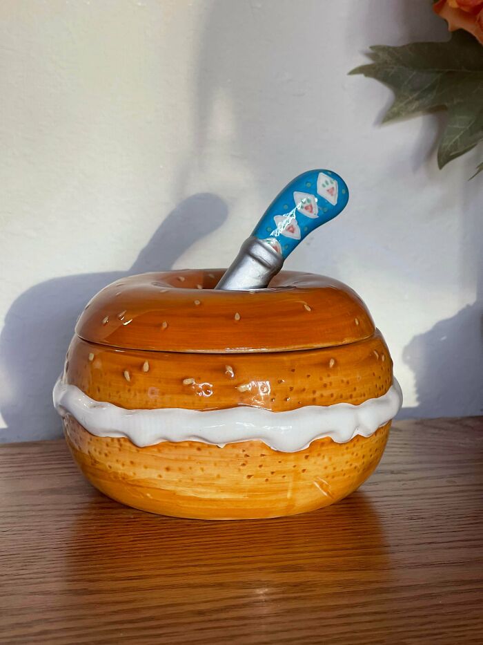 86 Thrift Store Finds That Made Digging Through Secondhand Shelves Totally Worth It 86 Thrift Store Finds That Made Digging Through Secondhand Shelves Totally Worth It