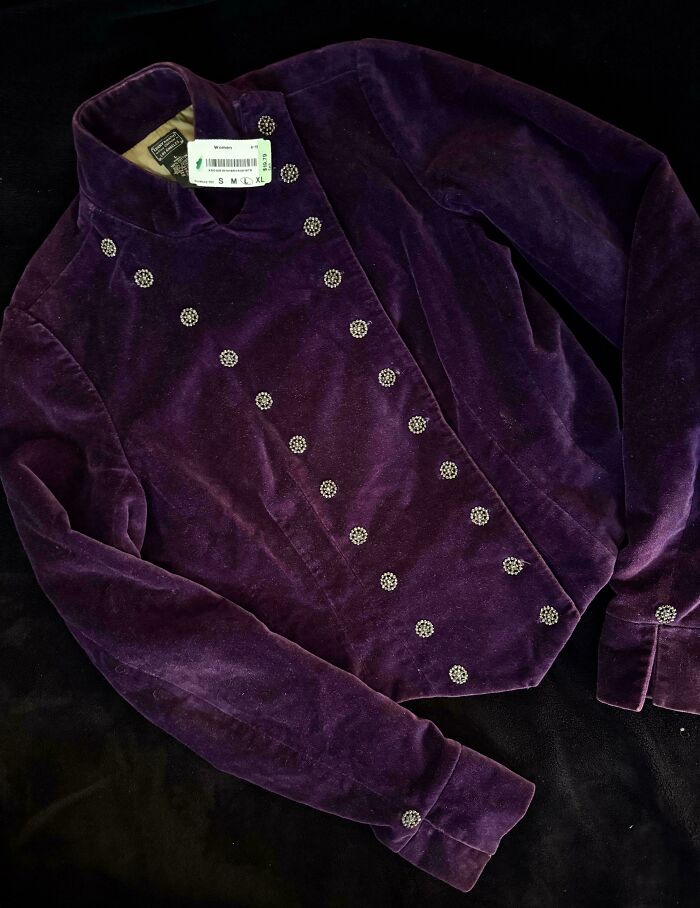 86 Thrift Store Finds That Made Digging Through Secondhand Shelves Totally Worth It 86 Thrift Store Finds That Made Digging Through Secondhand Shelves Totally Worth It