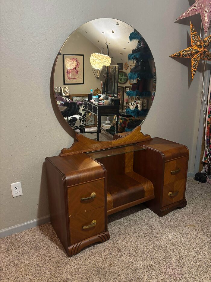 86 Thrift Store Finds That Made Digging Through Secondhand Shelves Totally Worth It 86 Thrift Store Finds That Made Digging Through Secondhand Shelves Totally Worth It