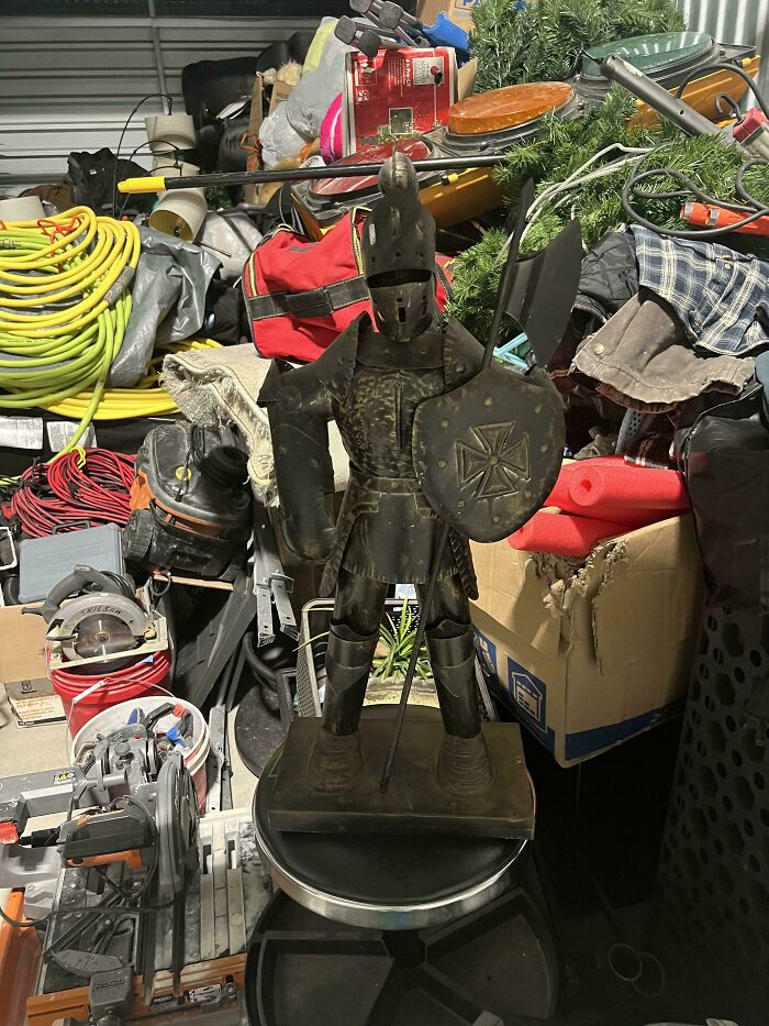 86 Thrift Store Finds That Made Digging Through Secondhand Shelves Totally Worth It 86 Thrift Store Finds That Made Digging Through Secondhand Shelves Totally Worth It