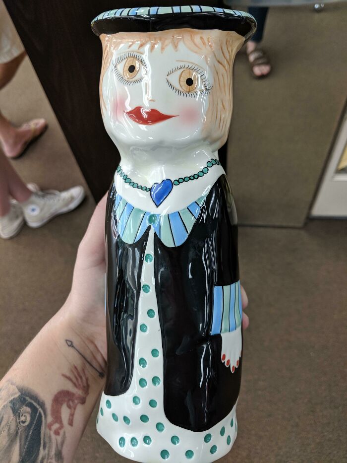 86 Thrift Store Finds That Made Digging Through Secondhand Shelves Totally Worth It 86 Thrift Store Finds That Made Digging Through Secondhand Shelves Totally Worth It