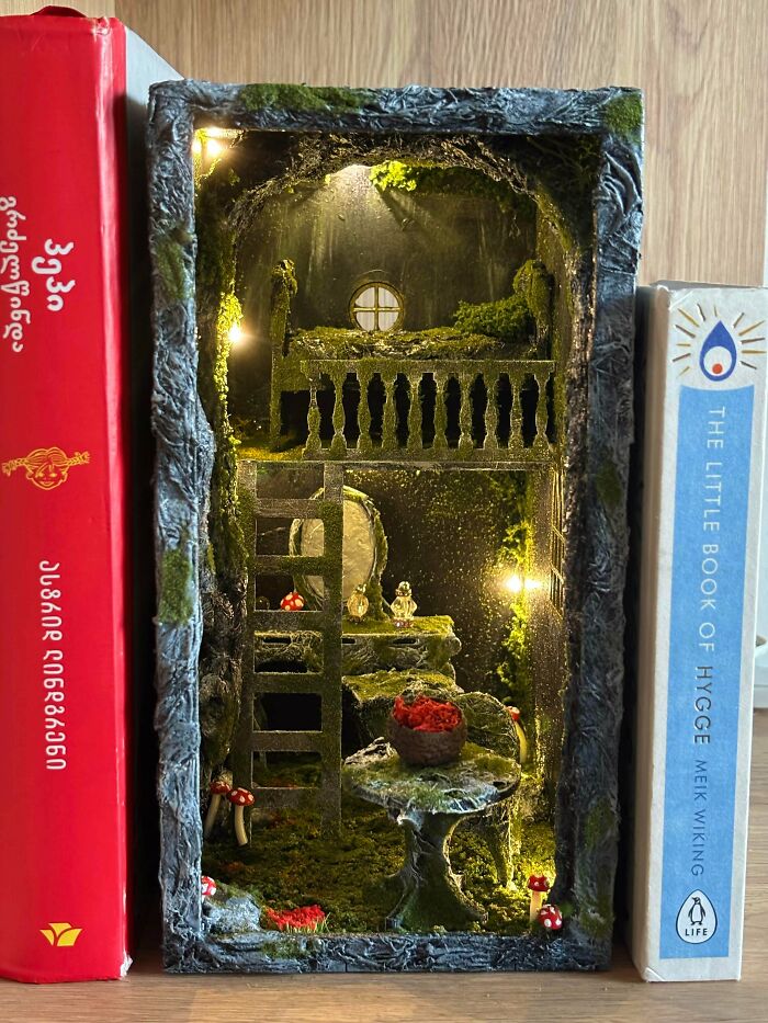 105 Book Nooks That Turn A Few Inches Of Shelf Space Into Entire Little Worlds (New Pics) 105 Book Nooks That Turn A Few Inches Of Shelf Space Into Entire Little Worlds (New Pics)