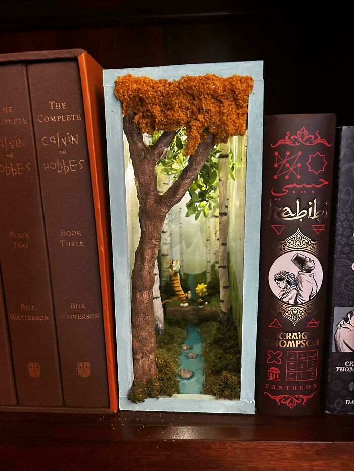 105 Book Nooks That Turn A Few Inches Of Shelf Space Into Entire Little Worlds (New Pics) 105 Book Nooks That Turn A Few Inches Of Shelf Space Into Entire Little Worlds (New Pics)
