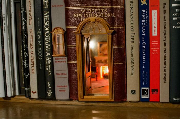 105 Book Nooks That Turn A Few Inches Of Shelf Space Into Entire Little Worlds (New Pics) 105 Book Nooks That Turn A Few Inches Of Shelf Space Into Entire Little Worlds (New Pics)