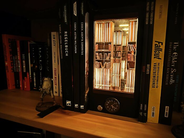 105 Book Nooks That Turn A Few Inches Of Shelf Space Into Entire Little Worlds (New Pics) 105 Book Nooks That Turn A Few Inches Of Shelf Space Into Entire Little Worlds (New Pics)
