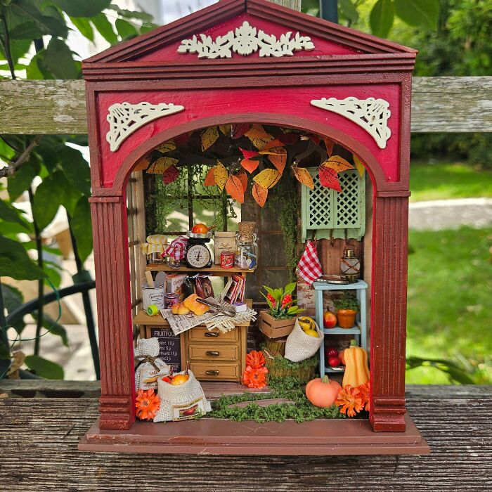 105 Book Nooks That Turn A Few Inches Of Shelf Space Into Entire Little Worlds (New Pics) 105 Book Nooks That Turn A Few Inches Of Shelf Space Into Entire Little Worlds (New Pics)