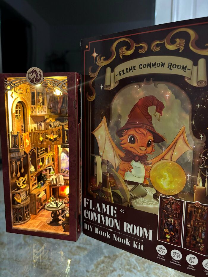 105 Book Nooks That Turn A Few Inches Of Shelf Space Into Entire Little Worlds (New Pics) 105 Book Nooks That Turn A Few Inches Of Shelf Space Into Entire Little Worlds (New Pics)