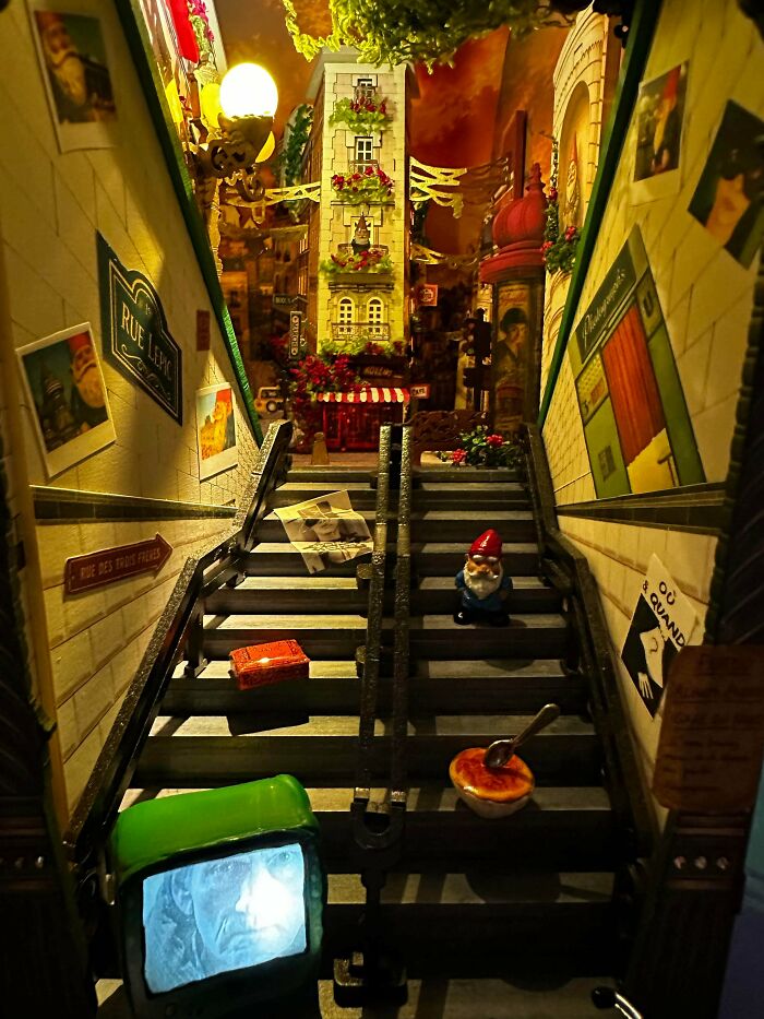 105 Book Nooks That Turn A Few Inches Of Shelf Space Into Entire Little Worlds (New Pics) 105 Book Nooks That Turn A Few Inches Of Shelf Space Into Entire Little Worlds (New Pics)