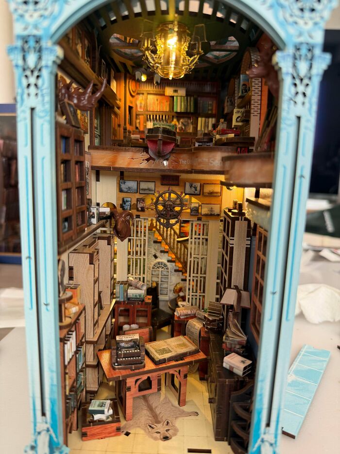 105 Book Nooks That Turn A Few Inches Of Shelf Space Into Entire Little Worlds (New Pics) 105 Book Nooks That Turn A Few Inches Of Shelf Space Into Entire Little Worlds (New Pics)