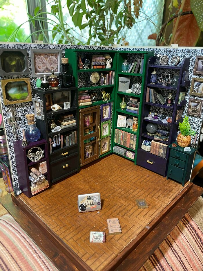 105 Book Nooks That Turn A Few Inches Of Shelf Space Into Entire Little Worlds (New Pics) 105 Book Nooks That Turn A Few Inches Of Shelf Space Into Entire Little Worlds (New Pics)