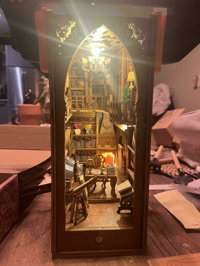 105 Book Nooks That Turn A Few Inches Of Shelf Space Into Entire Little Worlds (New Pics) 105 Book Nooks That Turn A Few Inches Of Shelf Space Into Entire Little Worlds (New Pics)