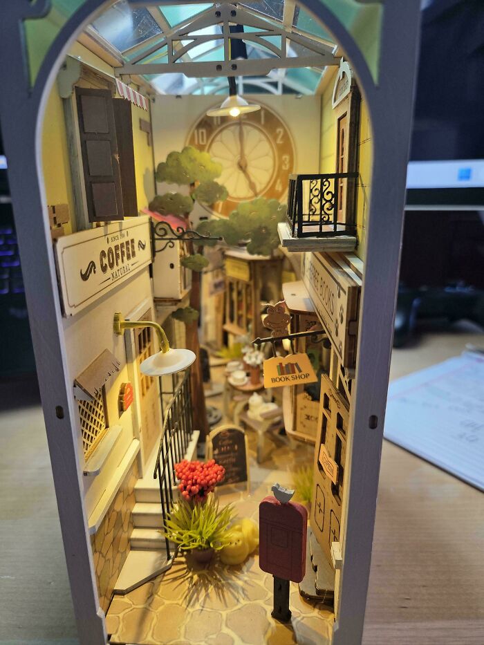 105 Book Nooks That Turn A Few Inches Of Shelf Space Into Entire Little Worlds (New Pics) 105 Book Nooks That Turn A Few Inches Of Shelf Space Into Entire Little Worlds (New Pics)