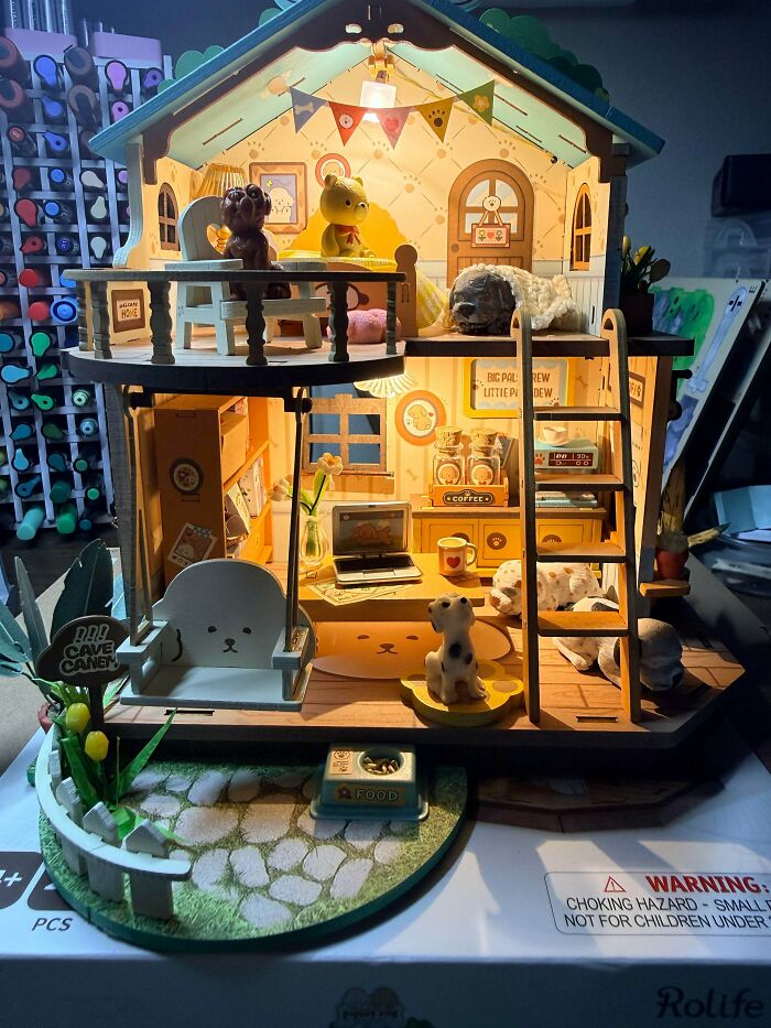 105 Book Nooks That Turn A Few Inches Of Shelf Space Into Entire Little Worlds (New Pics) 105 Book Nooks That Turn A Few Inches Of Shelf Space Into Entire Little Worlds (New Pics)