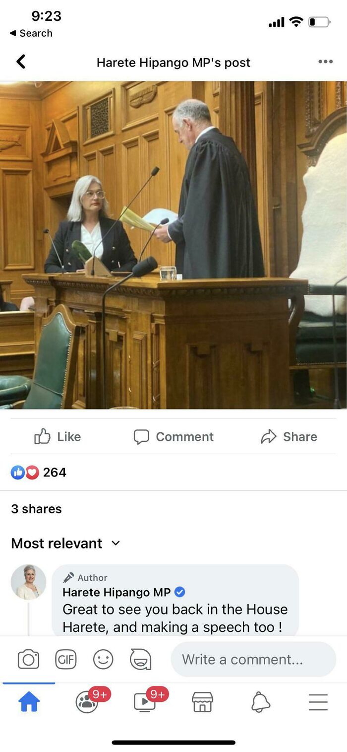 66 Times People Pretended To Be Someone Else And Embarrassed Themselves 66 Times People Pretended To Be Someone Else And Embarrassed Themselves