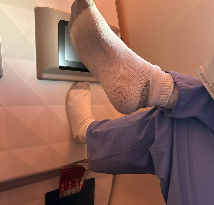 45 Times People Had A Plane Seatmate From Hell But They Had Their Own Methods Of Taking Revenge