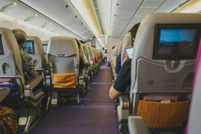 45 Times People Had A Plane Seatmate From Hell But They Had Their Own Methods Of Taking Revenge