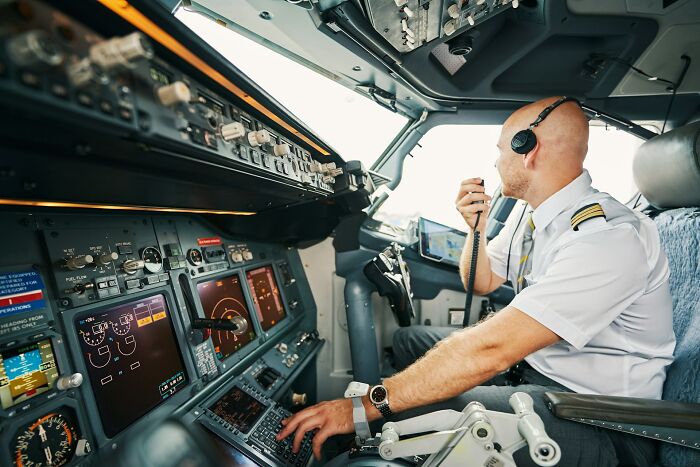 45 Times People Had A Plane Seatmate From Hell But They Had Their Own Methods Of Taking Revenge