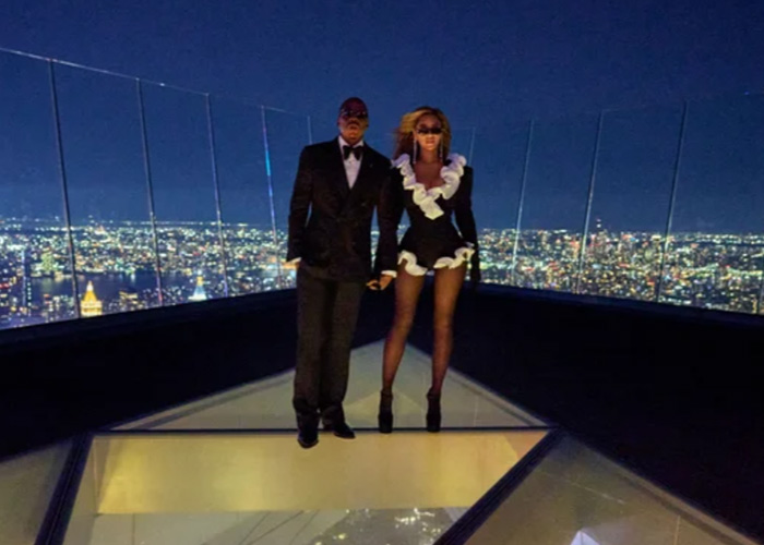Editor Calls Out Beyoncé’s “Heavily Edited” Photos And Reveals The Detail That Gives Them Away Editor Calls Out Beyoncé’s “Heavily Edited” Photos And Reveals The Detail That Gives Them Away