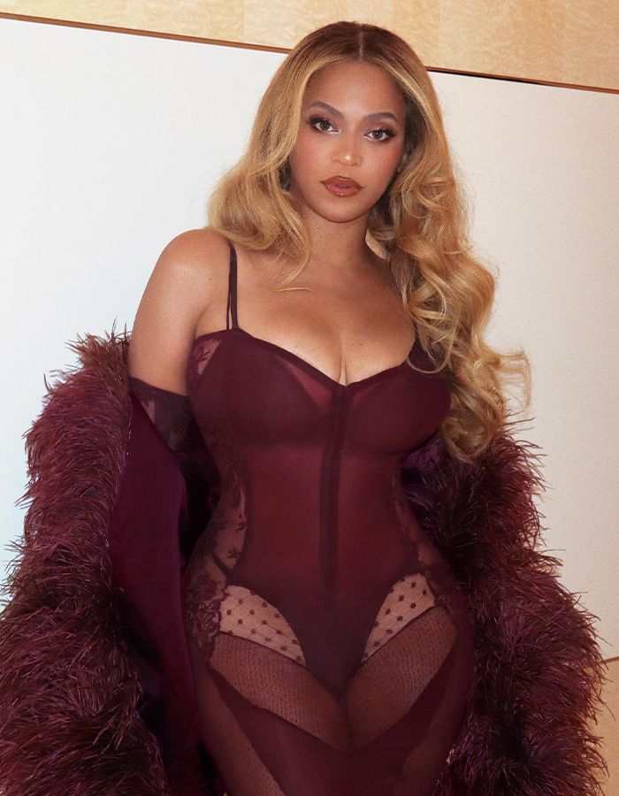 Editor Calls Out Beyoncé’s “Heavily Edited” Photos And Reveals The Detail That Gives Them Away Editor Calls Out Beyoncé’s “Heavily Edited” Photos And Reveals The Detail That Gives Them Away