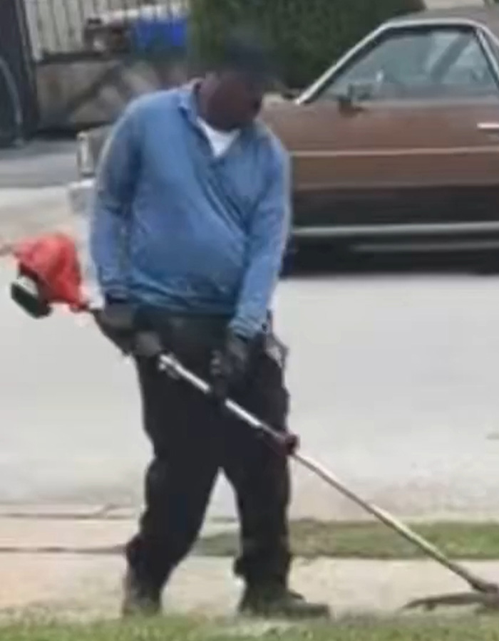 “That’s Entitlement”: Woman Sparks Heated Debate After Complaining About Male Neighbor Not Mowing Her Side “That’s Entitlement”: Woman Sparks Heated Debate After Complaining About Male Neighbor Not Mowing Her Side