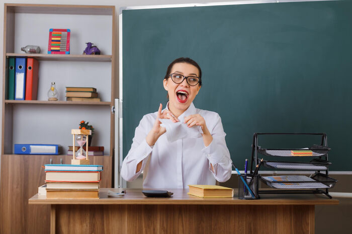 62 Teachers So Infuriating That Their Students Just Had To Shame Them For Everyone To See