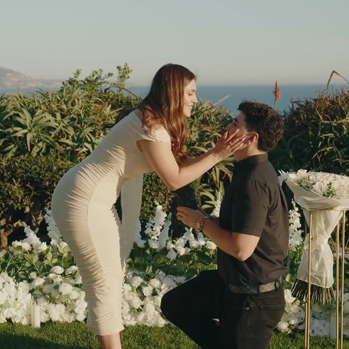 Laguna Beach ‘Karen’ Hijacks Couple’s Romantic Proposal As Confrontation Turns Ugly Laguna Beach ‘Karen’ Hijacks Couple’s Romantic Proposal As Confrontation Turns Ugly