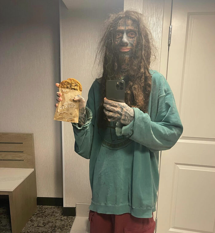 Florida “Demonologist” Who Allegedly Exposed Women’s Private Info Goes Viral For Terrifying Mugshot Florida “Demonologist” Who Allegedly Exposed Women’s Private Info Goes Viral For Terrifying Mugshot