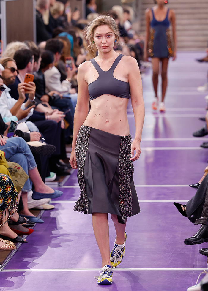 “Nepotism At Its Finest”: Gigi Hadid’s Runway Return Has Viewers Brutally Questioning Her Supermodel Credentials “Nepotism At Its Finest”: Gigi Hadid’s Runway Return Has Viewers Brutally Questioning Her Supermodel Credentials