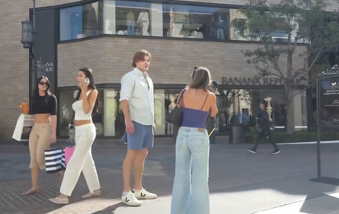 Urgent Warning For LA Women After “Manosphere” Adherent Crashes Out On Woman Who Turns Him Down Urgent Warning For LA Women After “Manosphere” Adherent Crashes Out On Woman Who Turns Him Down