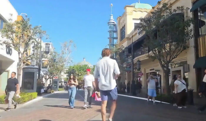Urgent Warning For LA Women After “Manosphere” Adherent Crashes Out On Woman Who Turns Him Down Urgent Warning For LA Women After “Manosphere” Adherent Crashes Out On Woman Who Turns Him Down