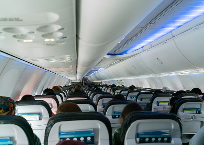 Intoxicated Woman Rubs Passengers The Wrong Way By Pleasuring Herself On American Airlines Flight Intoxicated Woman Rubs Passengers The Wrong Way By Pleasuring Herself On American Airlines Flight