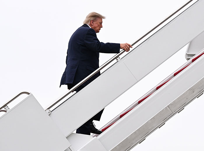“You Must Be Blind Or Stupid”: Trump’s Path To Air Force One Slammed As White House Defends “Perfect Walk” “You Must Be Blind Or Stupid”: Trump’s Path To Air Force One Slammed As White House Defends “Perfect Walk”