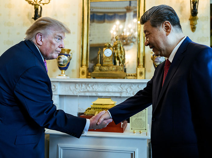 “You Must Be Blind Or Stupid”: Trump’s Path To Air Force One Slammed As White House Defends “Perfect Walk” “You Must Be Blind Or Stupid”: Trump’s Path To Air Force One Slammed As White House Defends “Perfect Walk”
