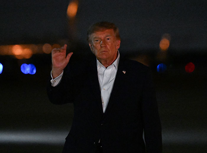 “You Must Be Blind Or Stupid”: Trump’s Path To Air Force One Slammed As White House Defends “Perfect Walk” “You Must Be Blind Or Stupid”: Trump’s Path To Air Force One Slammed As White House Defends “Perfect Walk”