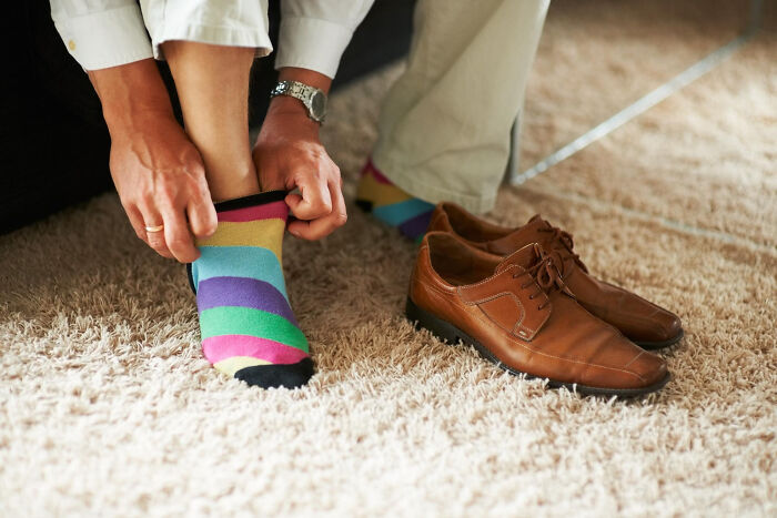 Women Who Grew Up Without Guys Around Share 50 Things That Genuinely Surprised Them About Living With One