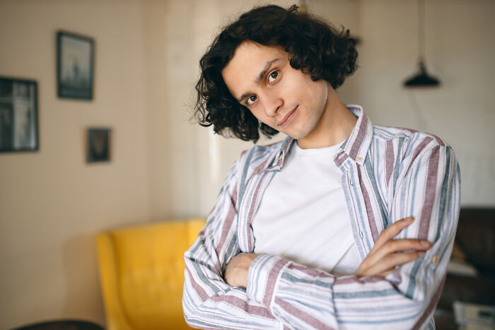 Women Who Grew Up Without Guys Around Share 50 Things That Genuinely Surprised Them About Living With One