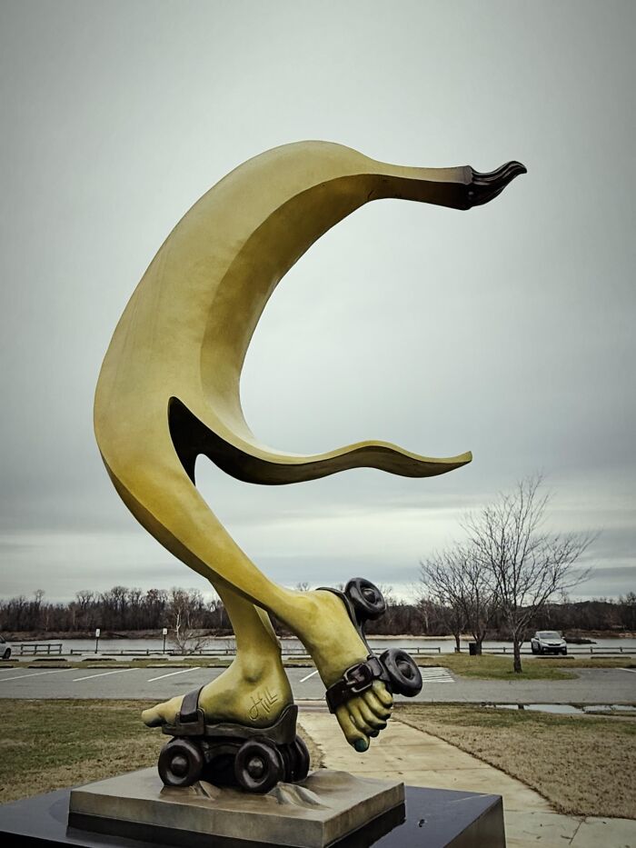 79 Hilarious, Bizarre, And Downright Bad Examples Of Public Art Around The World