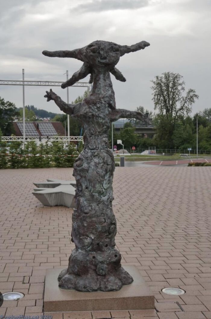 79 Hilarious, Bizarre, And Downright Bad Examples Of Public Art Around The World