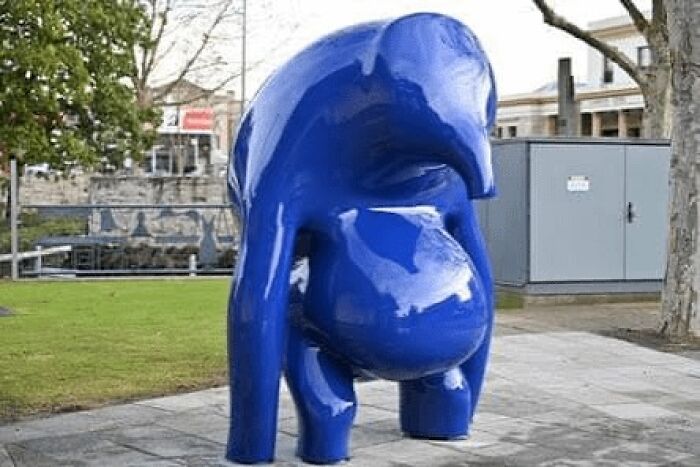 79 Hilarious, Bizarre, And Downright Bad Examples Of Public Art Around The World