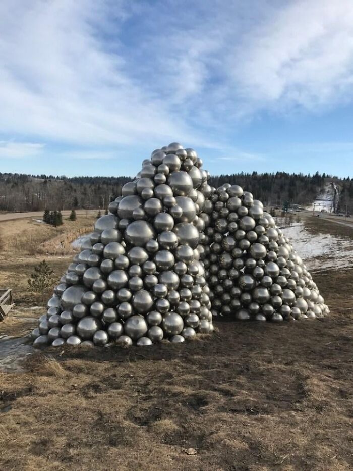 79 Hilarious, Bizarre, And Downright Bad Examples Of Public Art Around The World