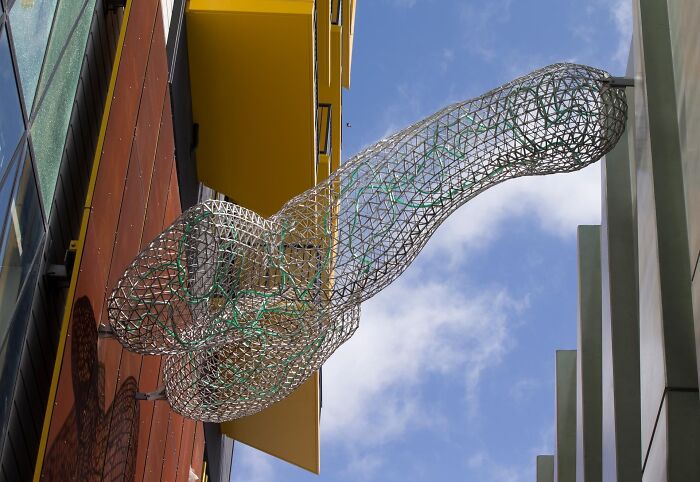 79 Hilarious, Bizarre, And Downright Bad Examples Of Public Art Around The World